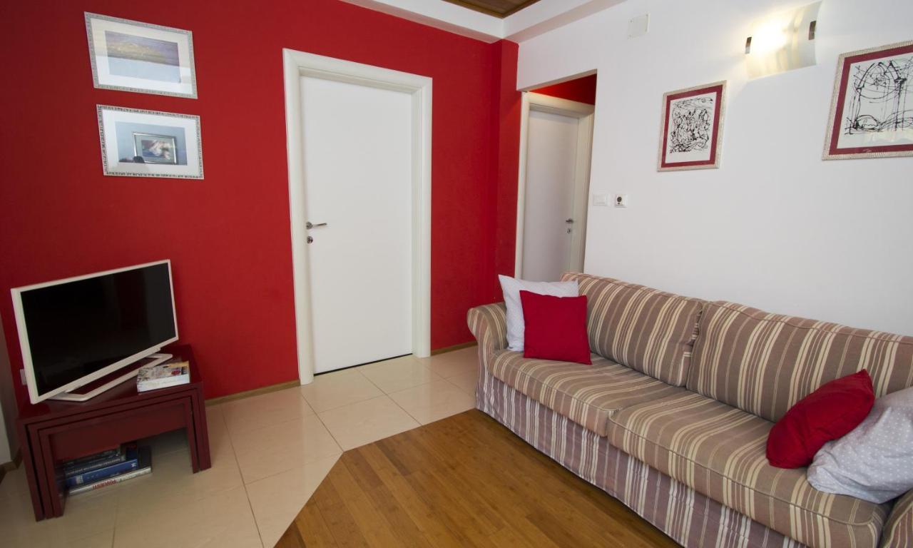Apartments By The Sea Brela, Makarska - 11821 Exterior photo